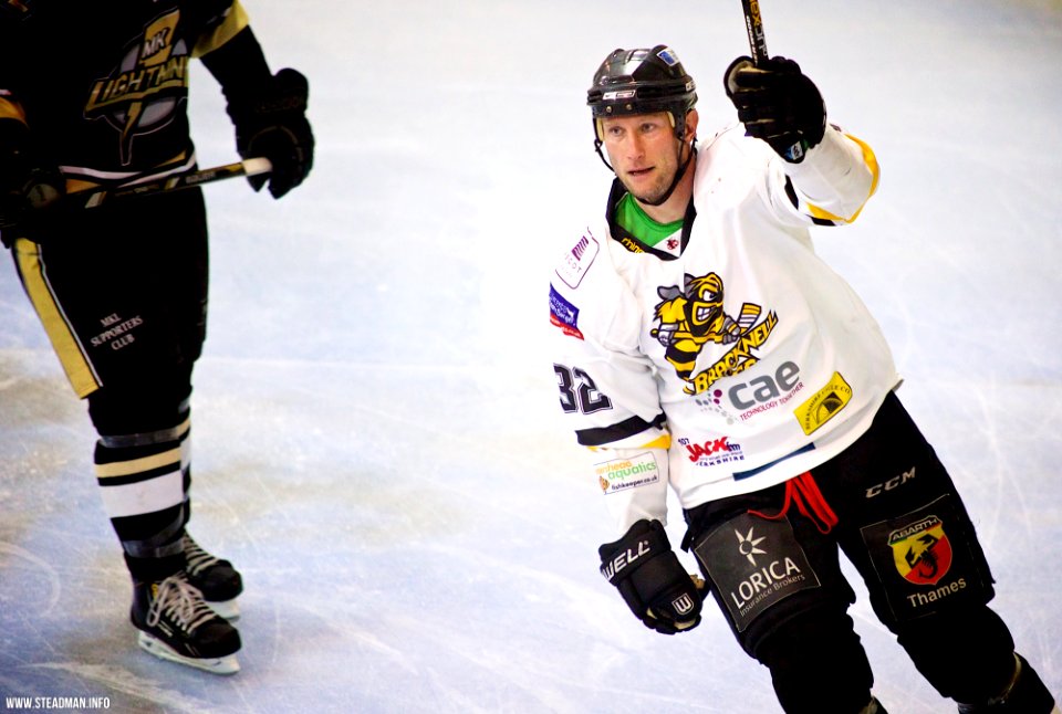 Ice Hockey - Bracknell Bees Vs Milton Keynes Lightning