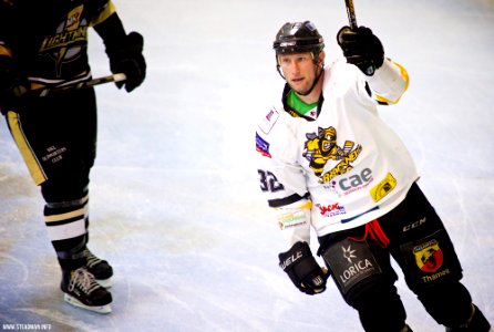 Ice Hockey - Bracknell Bees Vs Milton Keynes Lightning
