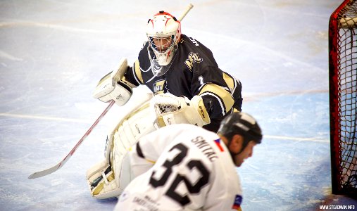 Ice Hockey - Bracknell Bees Vs Milton Keynes Lightning