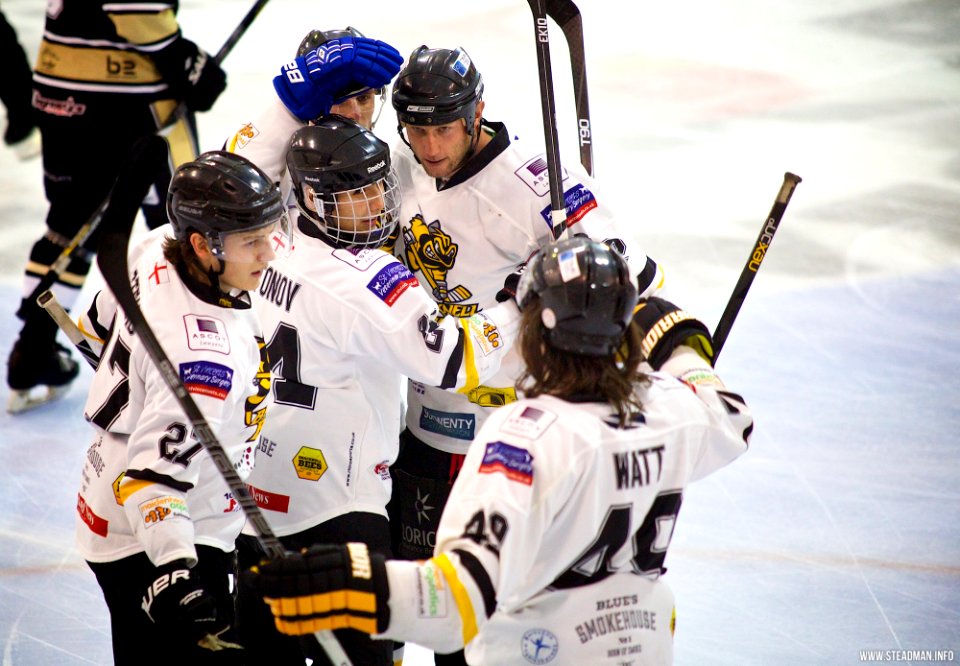 Ice Hockey - Bracknell Bees Vs Milton Keynes Lightning