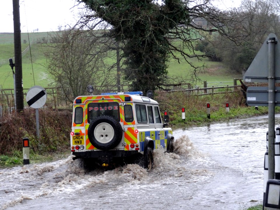 Kent Police Land Rover in Flood (GN04NWB)
