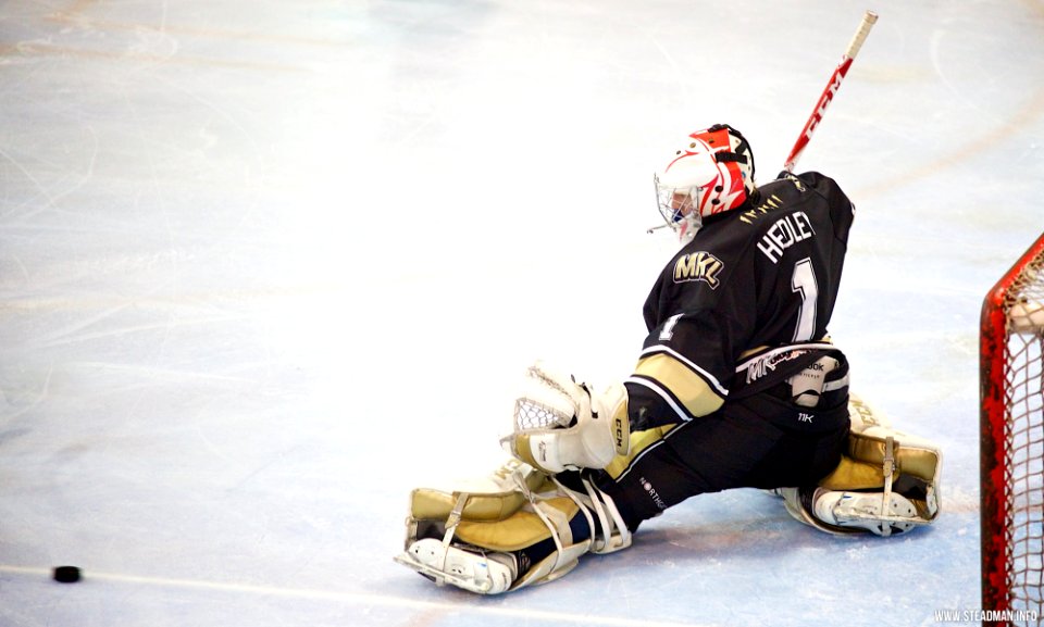 Ice Hockey - Bracknell Bees Vs Milton Keynes Lightning