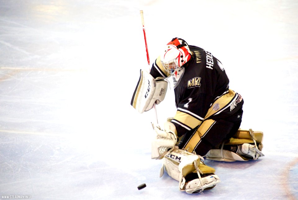 Ice Hockey - Bracknell Bees Vs Milton Keynes Lightning