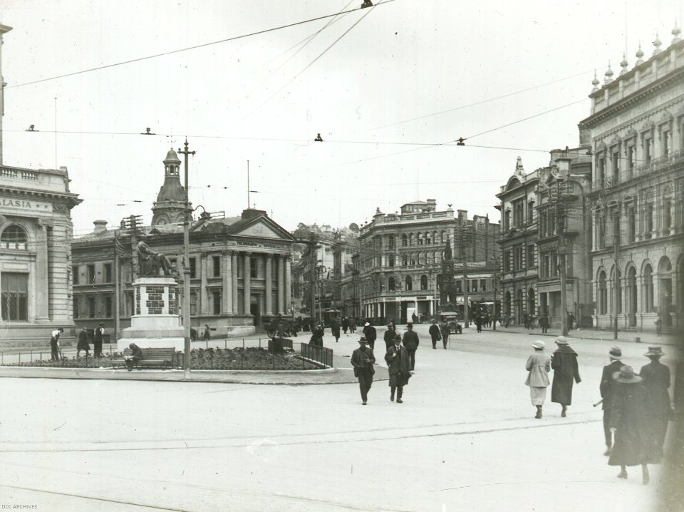 Lower High Street c1920s