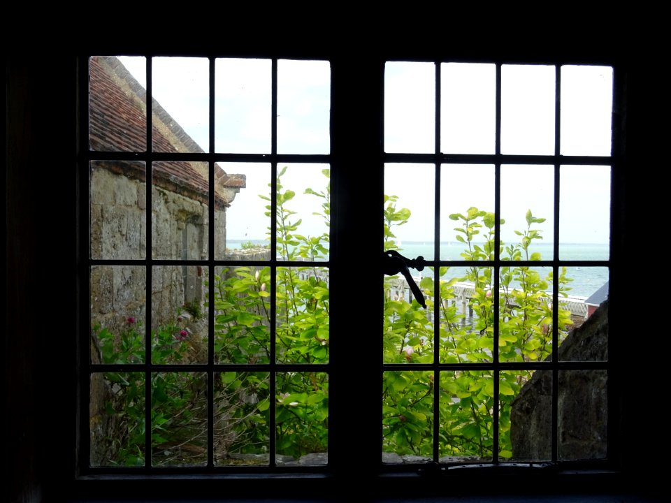 WINDOWS TO THE SEA