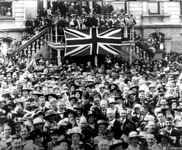 Armistice Day Celebrations at Municipal Chambers, 1918 photo