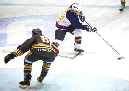 Ice Hockey - Guildford Lightning Vs Bracknell Queen Bees