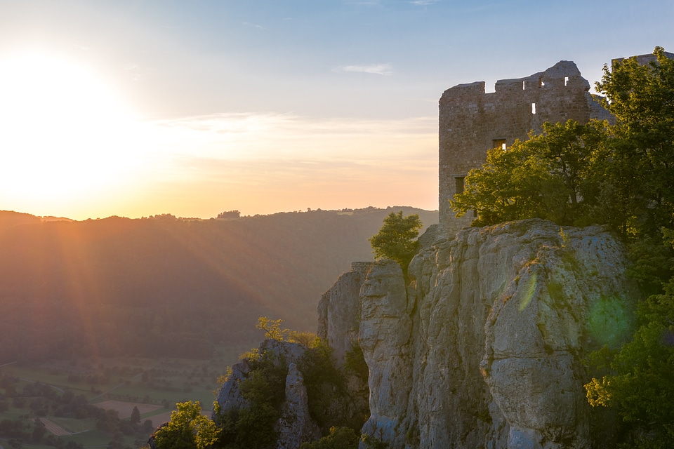 Burgruine backlighting sunset