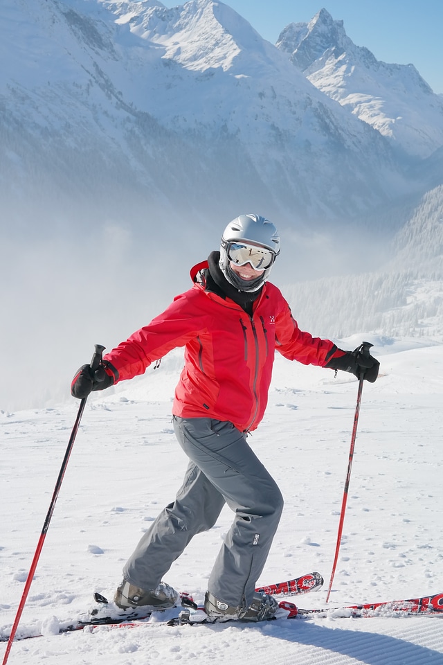 Ski snow cold
