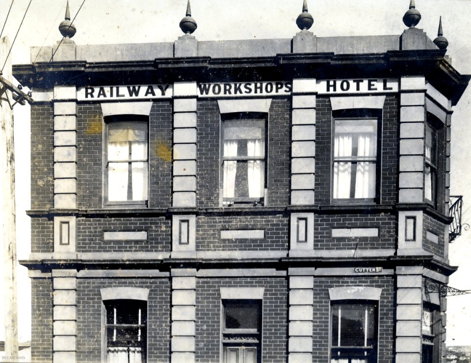 Railway Workshops Hotel, corner Cargill and Cutten Street, Caversham, 1922