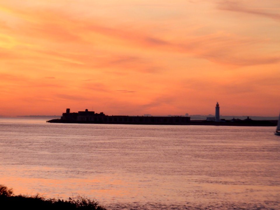 SUNSET FORT VICTORIA ISLE OF WIGHT