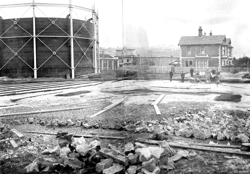 Gasometer during the extensions of Gas Works, 1910
