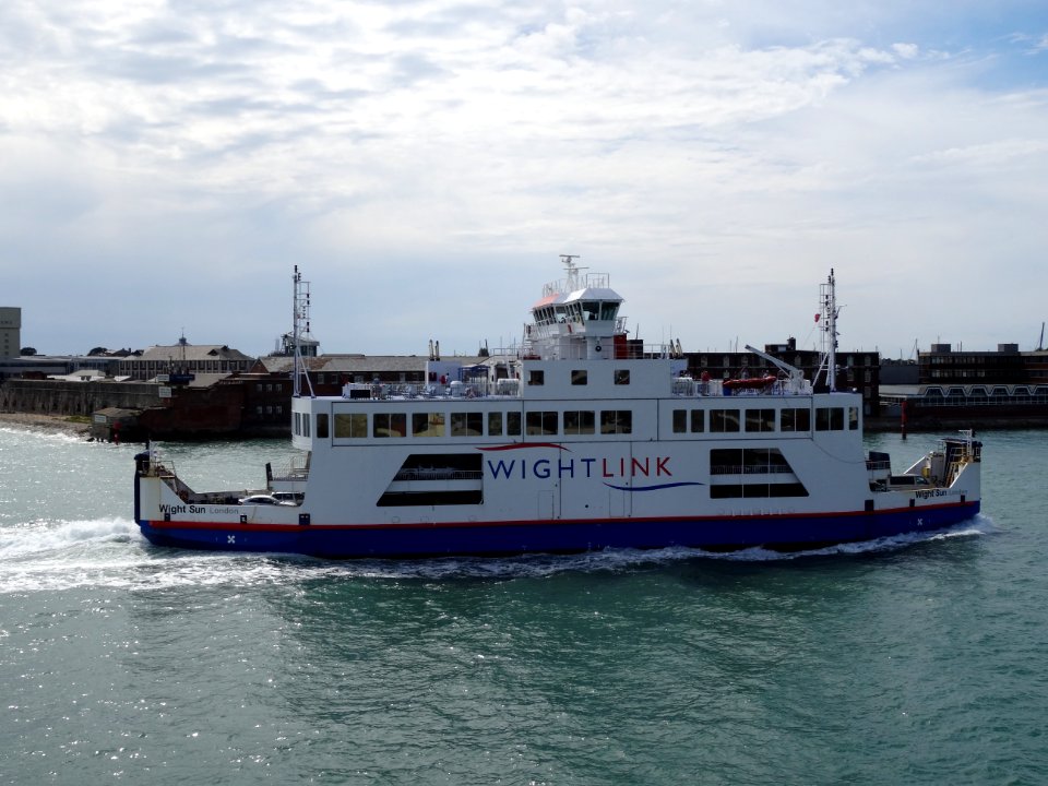 MV WIGHT SUN PORTSMOUTH FISHBOURNE RELIEF SHIP