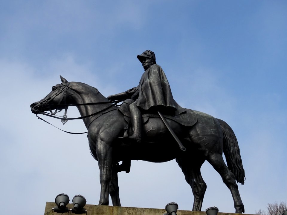 DUKE OF WELLINGTON STATUE ALDERSHOT