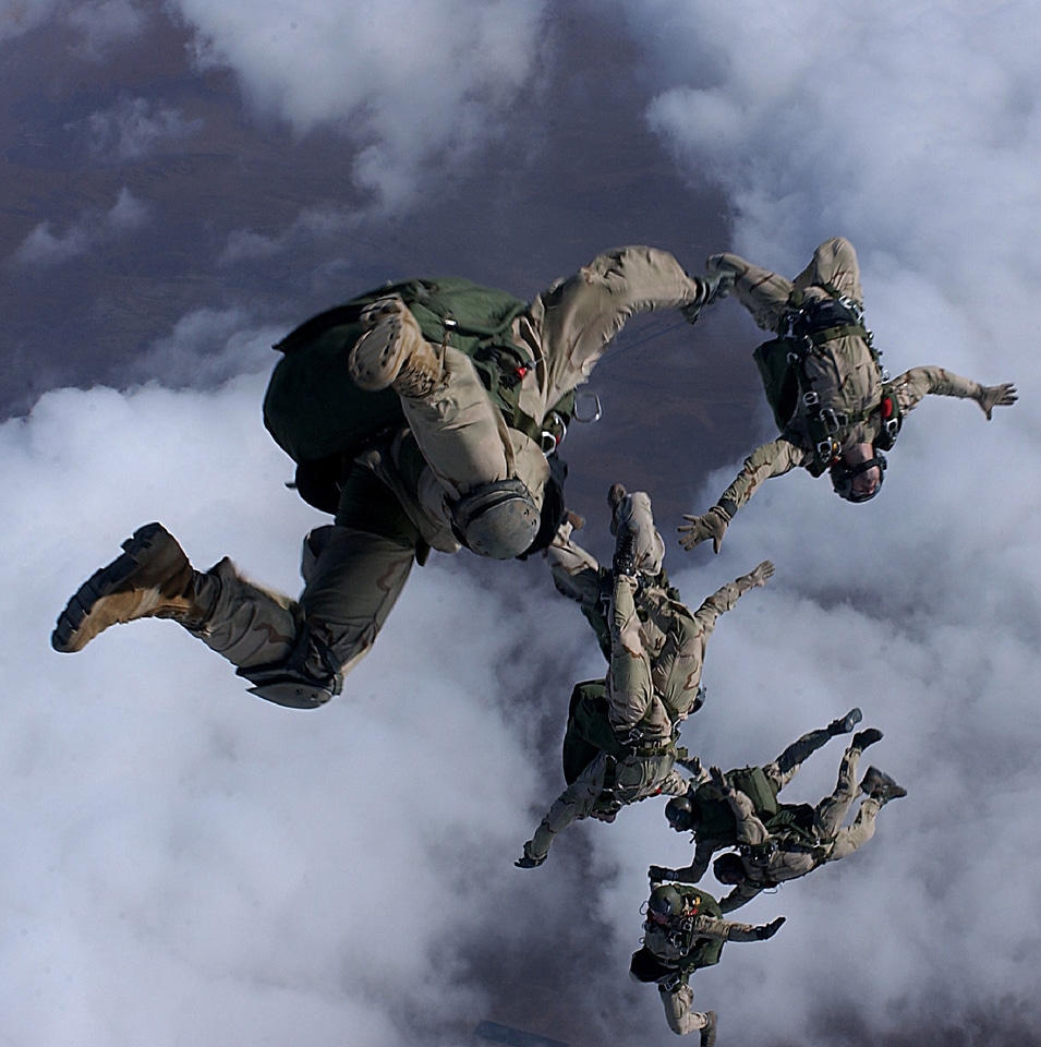 Halo falling parachuting