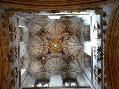 CANTERBURY CATHEDRAL LOOKING UP