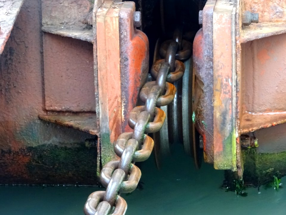 COWES to East COWES chain ferry, Floating Bridge.