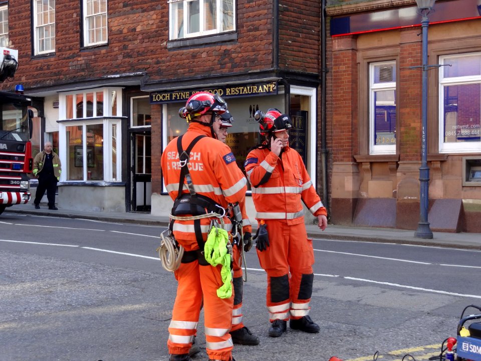 HIGH STREET SEVENOAKS KENT SCAFFOLDING HIT BY HGV