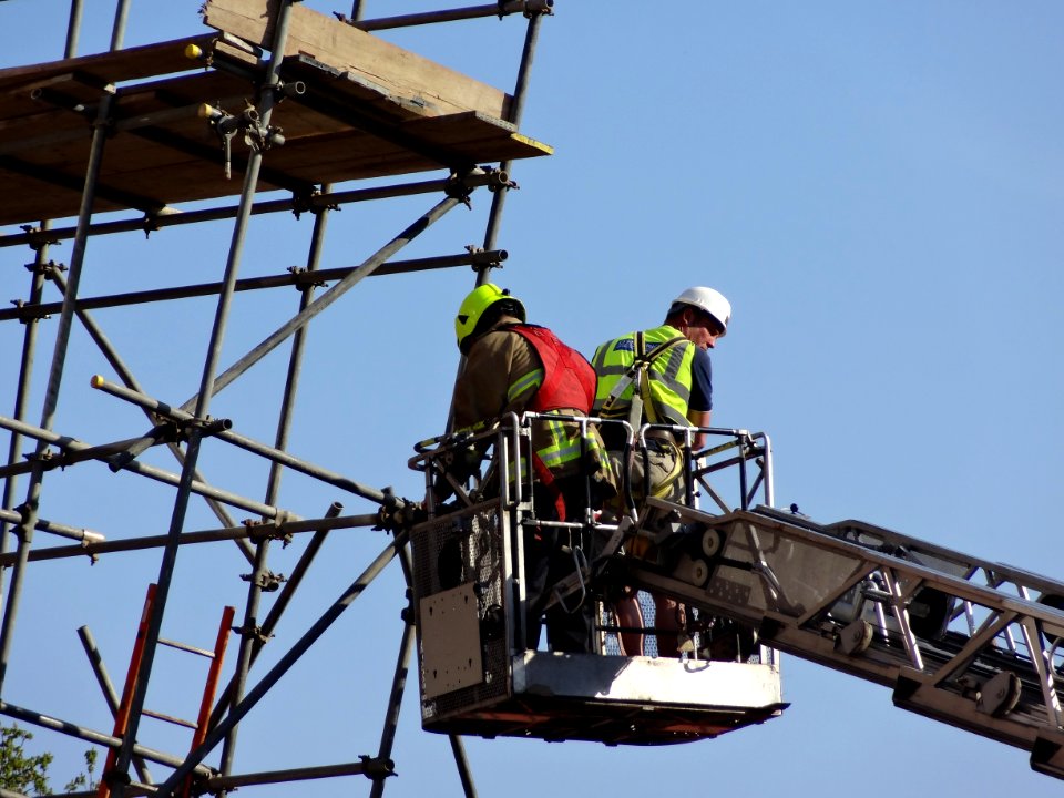 HIGH STREET SEVENOAKS KENT SCAFFOLDING HIT BY HGV