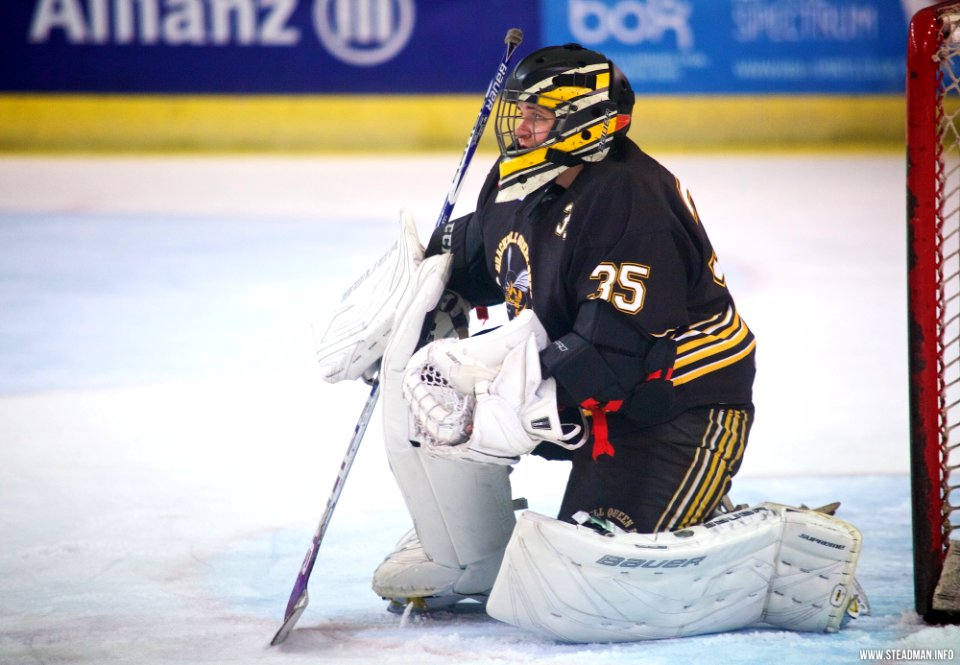 Ice Hockey - Guildford Lightning Vs Bracknell Queen Bees