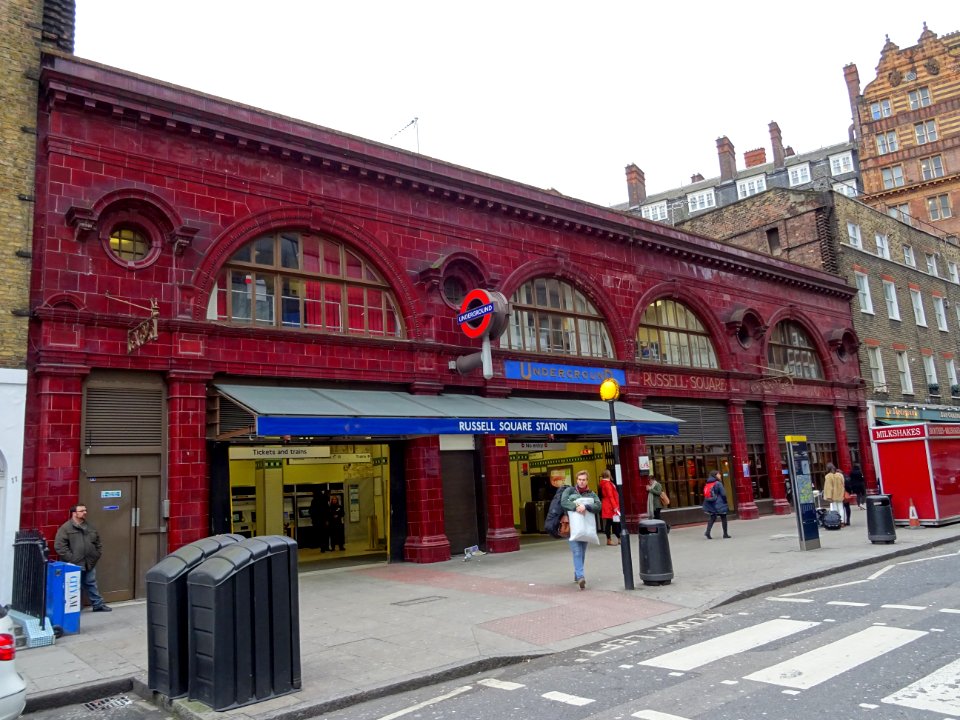 RUSSELL SQUARE STATION