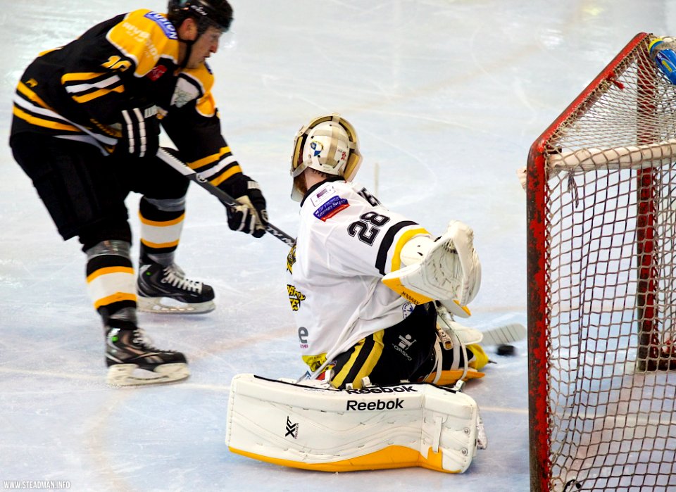 Ice Hockey - Bracknell Bees Vs Chelmsford Chieftains