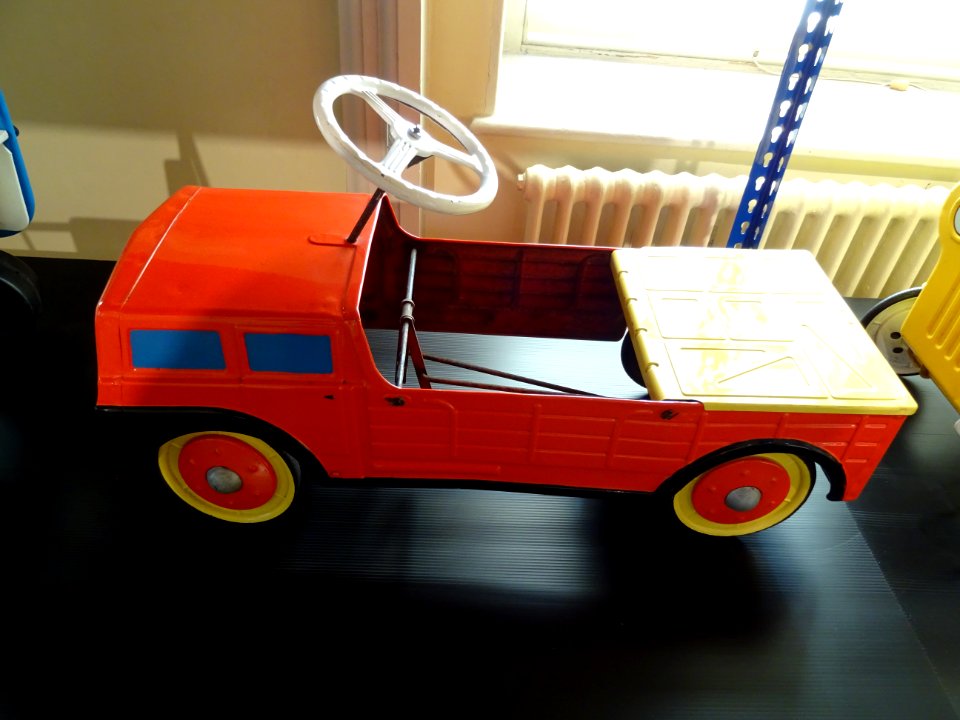 MOBO TOYS