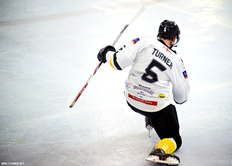 Ice Hockey - Bracknell Bees Vs Chelmsford Chieftains