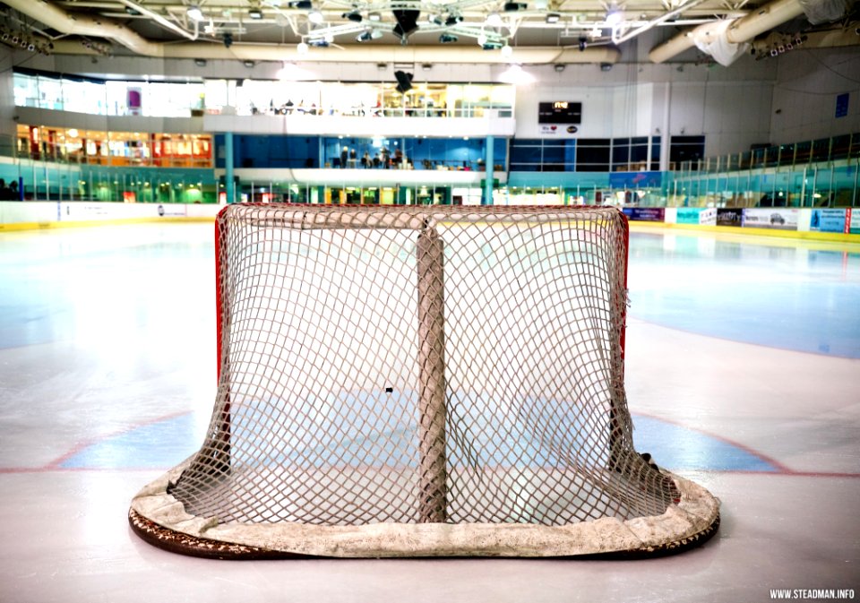 Ice Hockey - Guildford Lightning Vs Bracknell Queen Bees