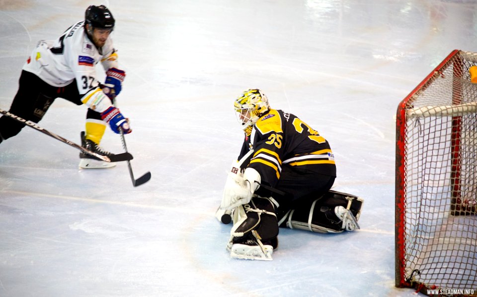 Ice Hockey - Bracknell Bees Vs Chelmsford Chieftains