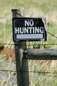 Wire barbed wire signage photo