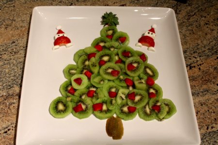 Kiwi Christmas tree plate!