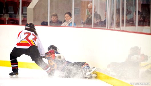 Guildford Lightning At Streatham Storm