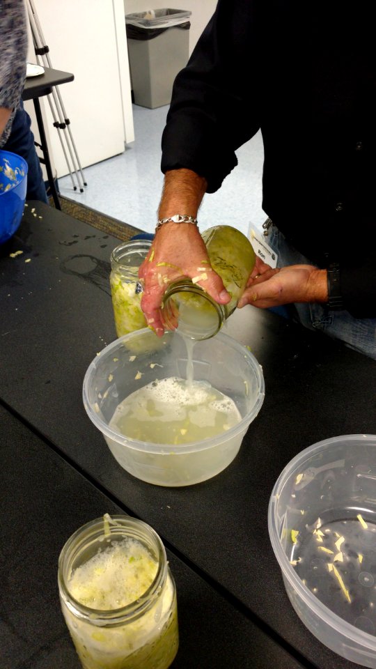 Removing liquid from cabbage