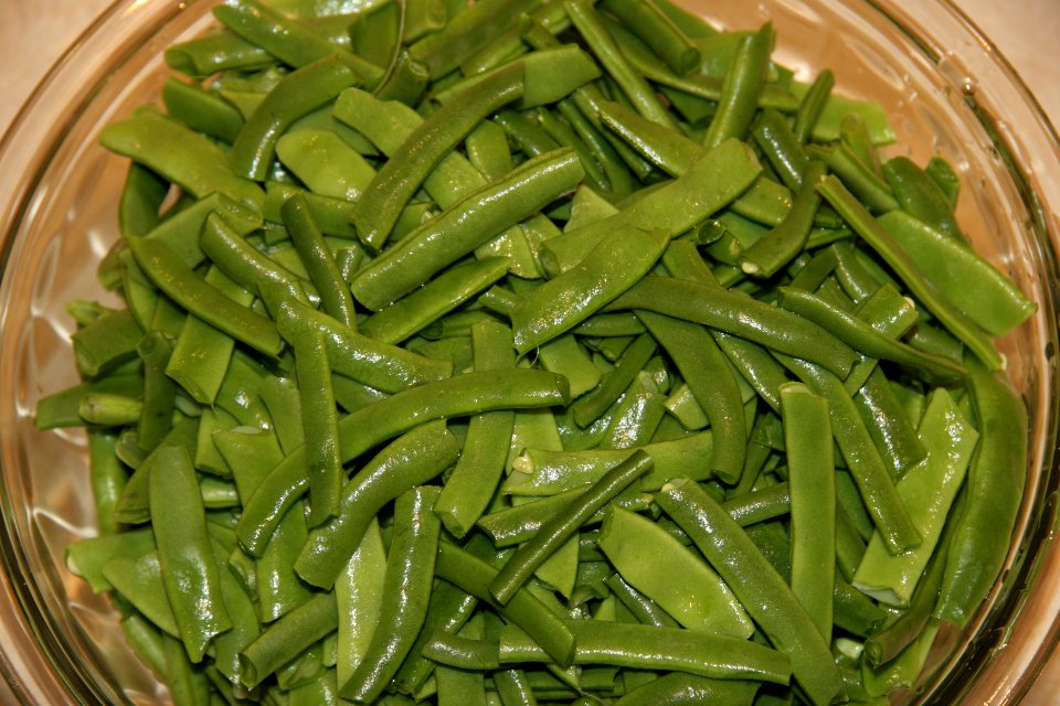 Blanched green beans