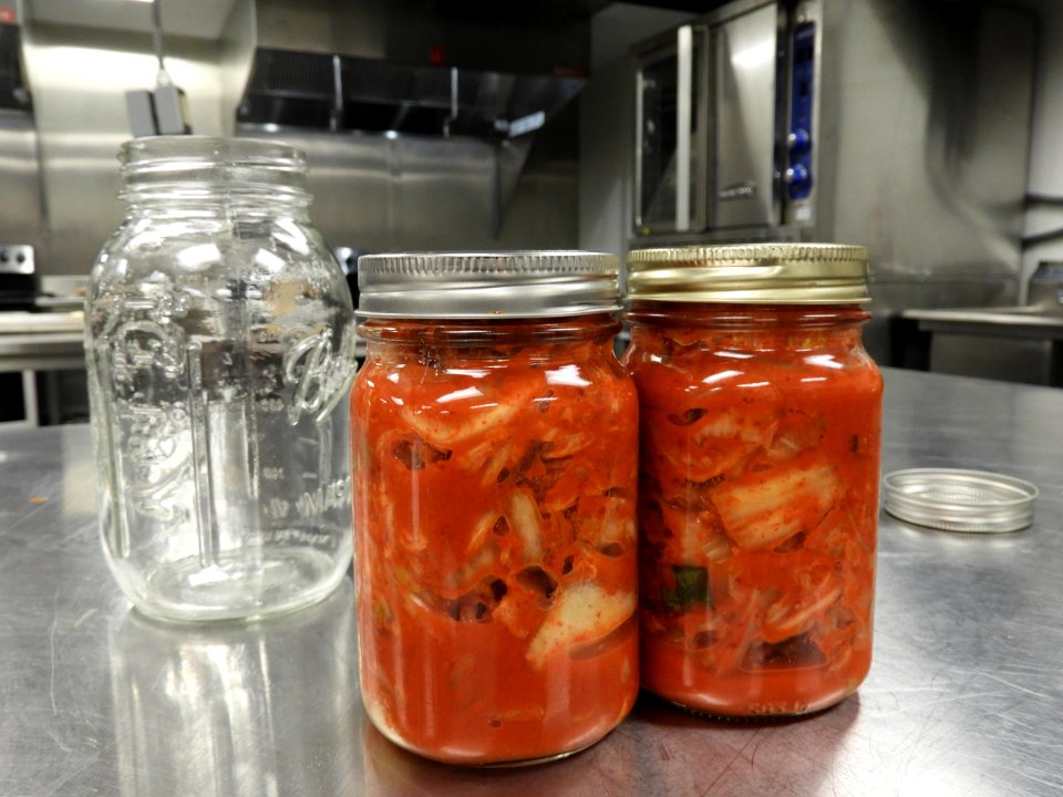 Kimchi ferment 1 quart jars (2)