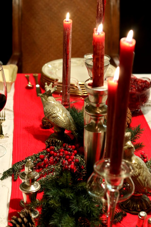 Red holiday table setting