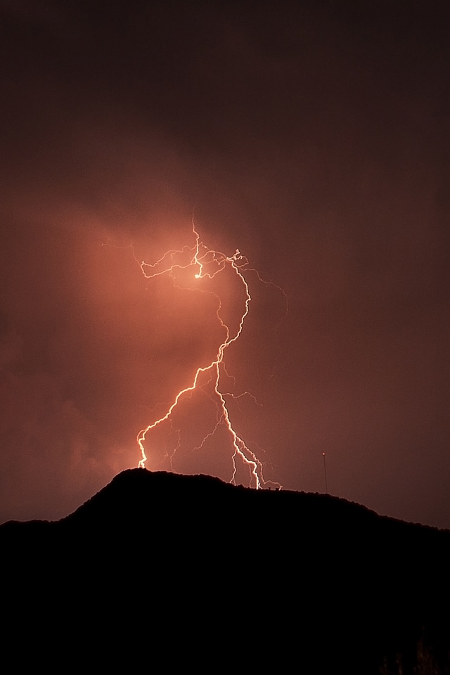Lightning night yalıkvak