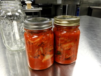 Kimchi fermenting (2)