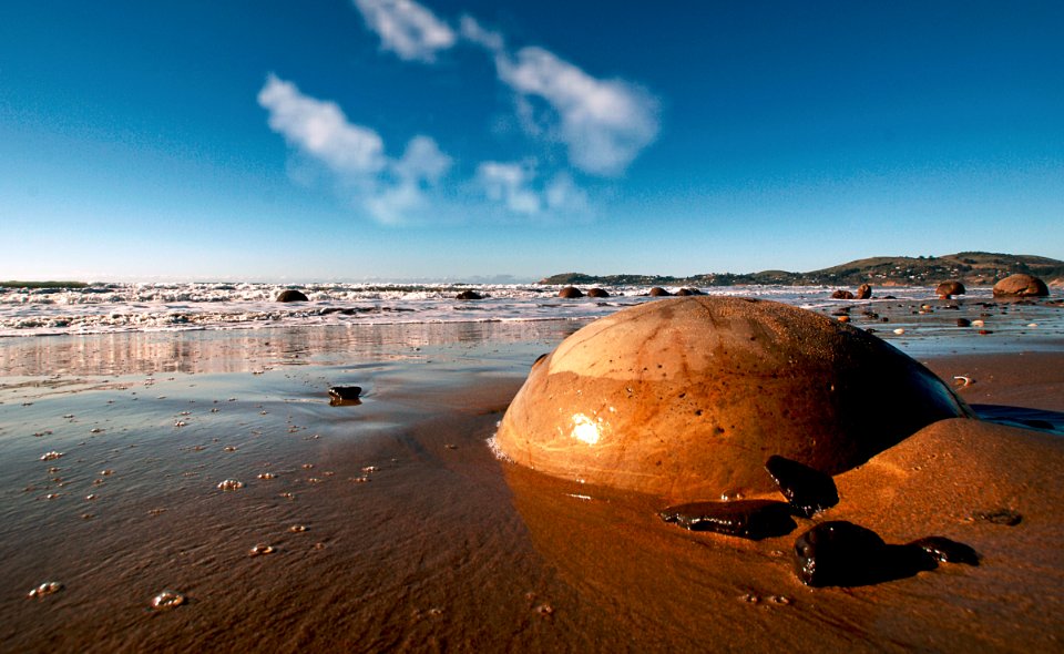 Moeraki Boulders NZ photo