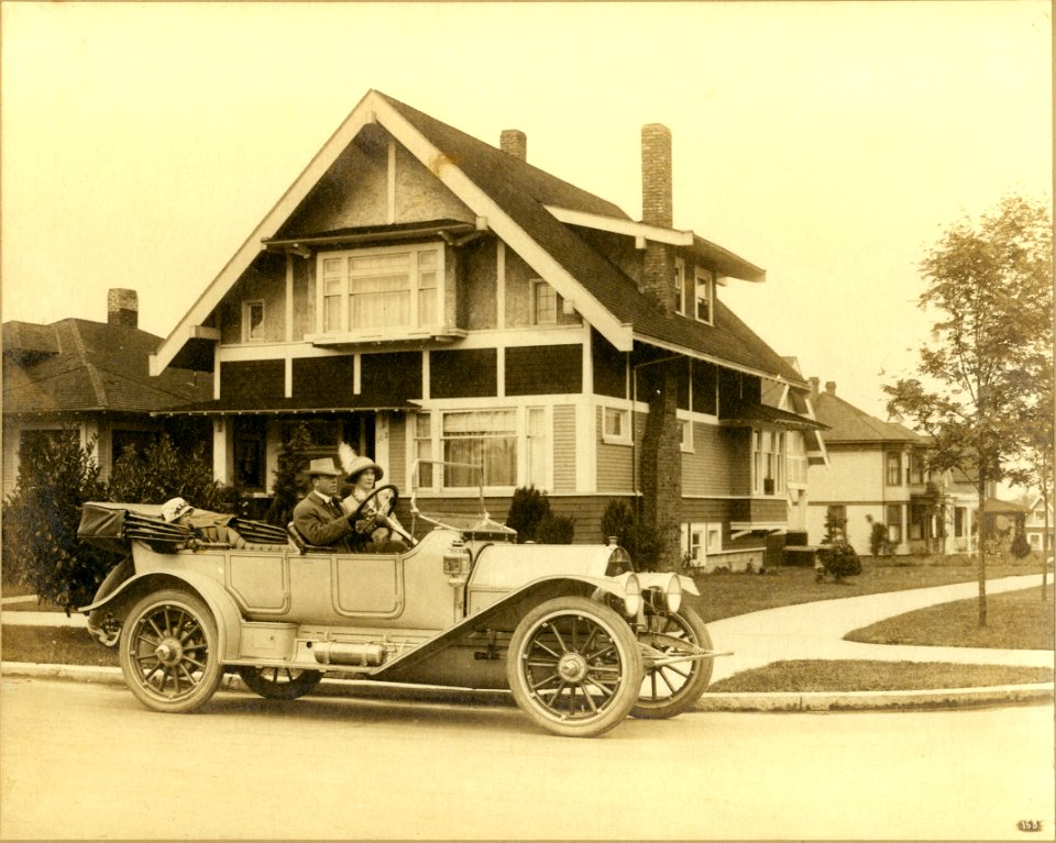 Seattle family in a 1912 Speedwell