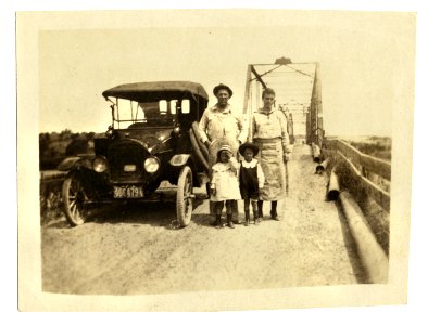 Texas family and their Ford Model T, c1920-1922 photo