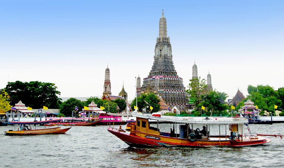 Wat Arun Bangkok. photo