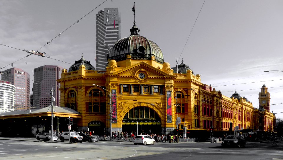 Flinders St Station Melbourne. photo