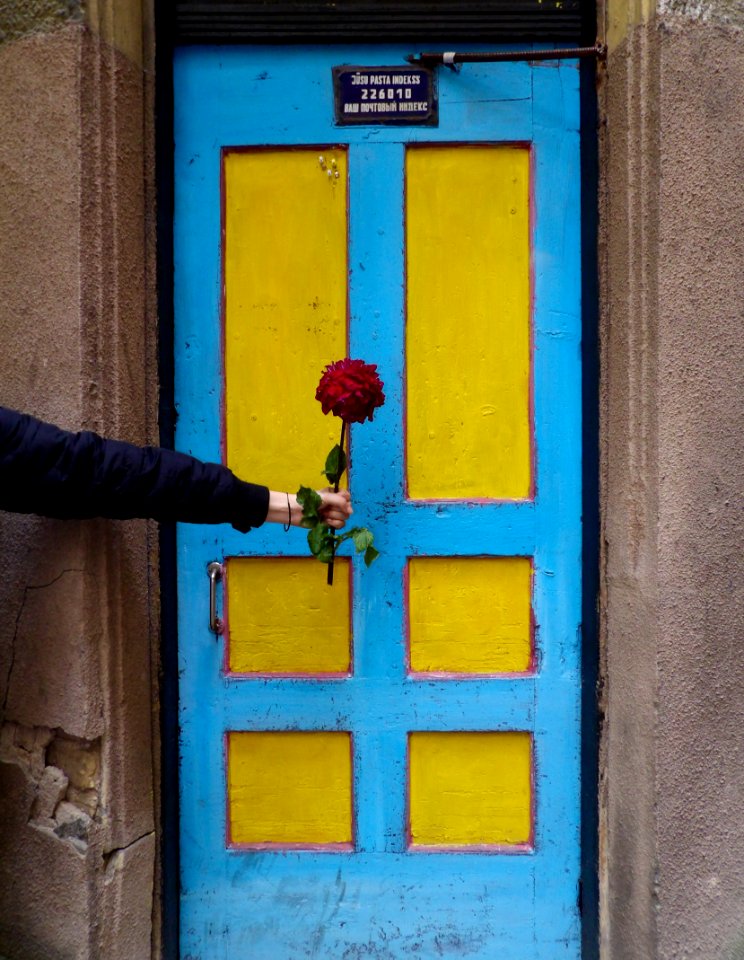 Riga- Door and flower