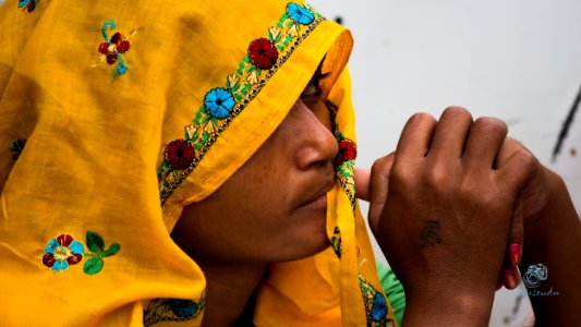 Through the veil - An Indian Gypsy Woman photo