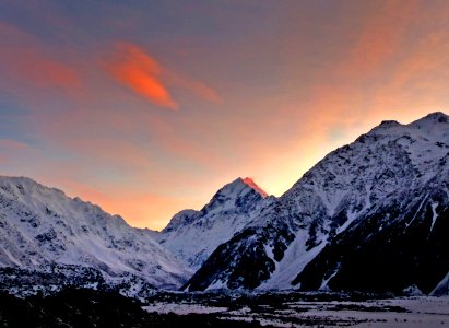 Dawn over Mount Cook. photo