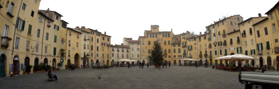 Piazza anfiteatro