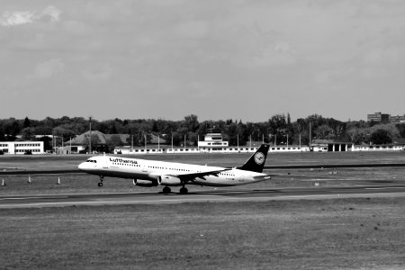 Lufthansa A321-231 D-AISH photo