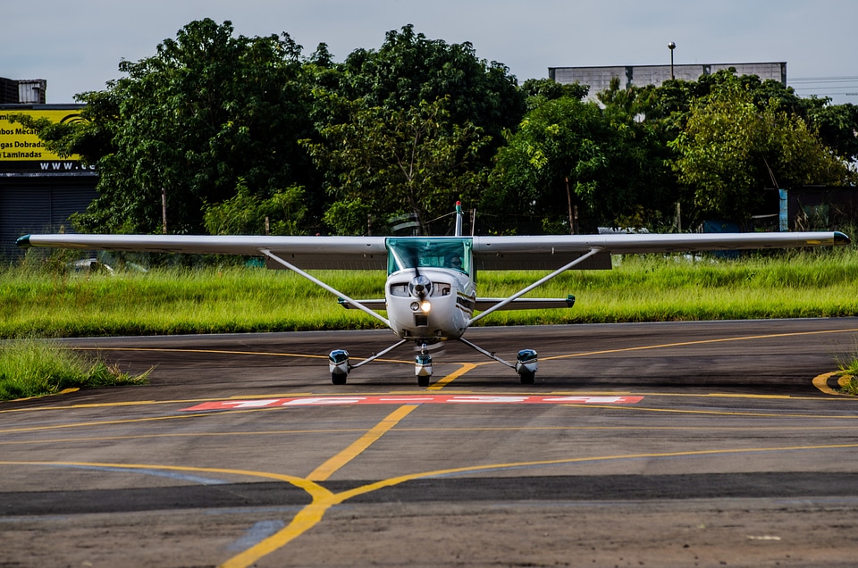 Taxiing plane landing